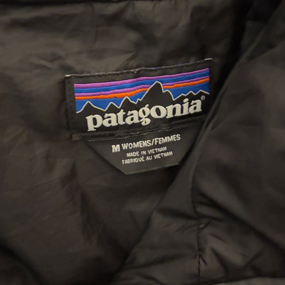 Patagonia Black Womens Puffer Jacket - Picture 2 of 2